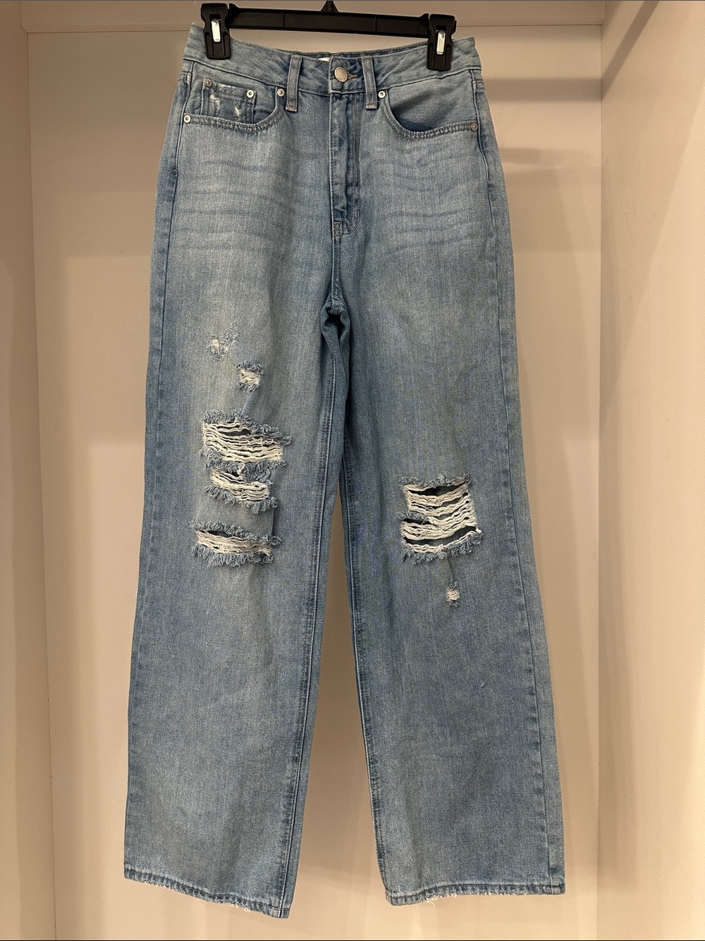 JBD size 25 women’s blue jeans. Great condition